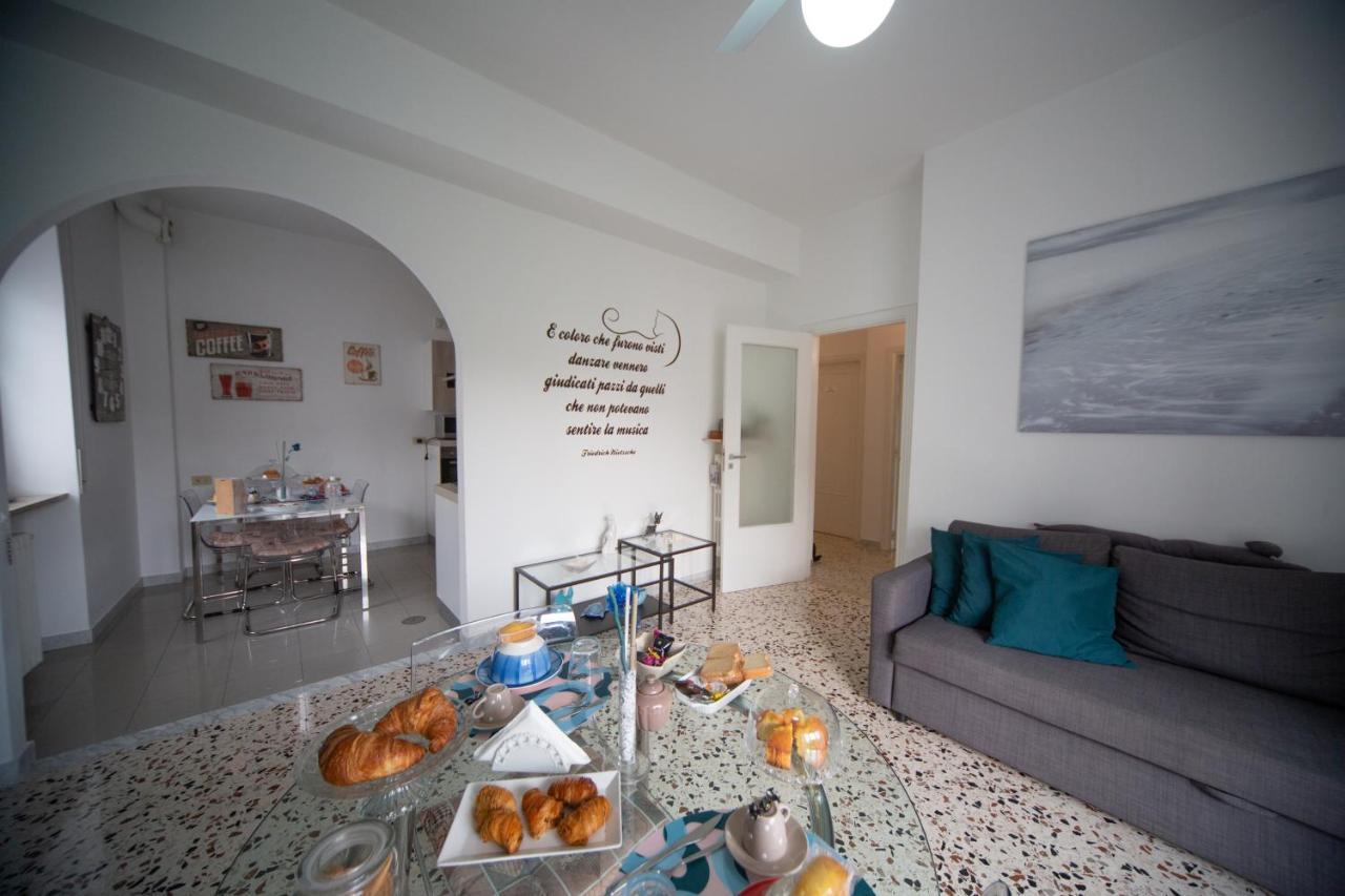 Casa Luisa Bed & Breakfast ซาแลร์โน ภายนอก รูปภาพ