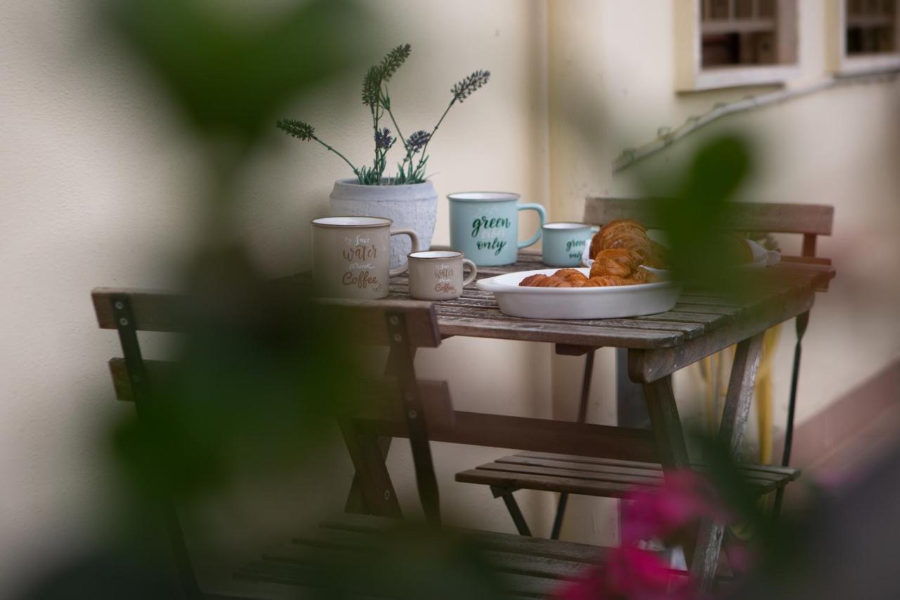 Casa Luisa Bed & Breakfast ซาแลร์โน ภายนอก รูปภาพ